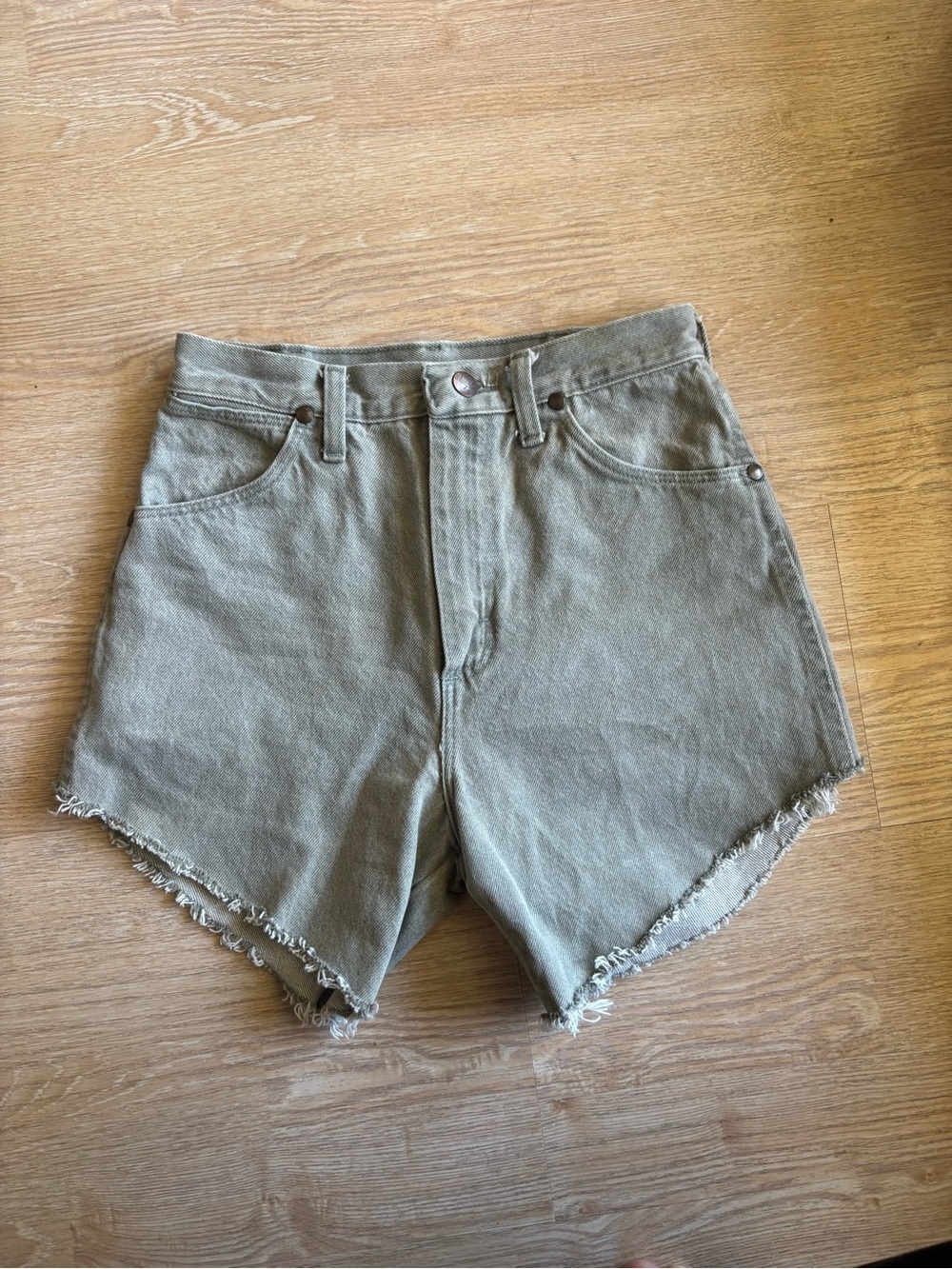 Shorts - Picture 4 of 5